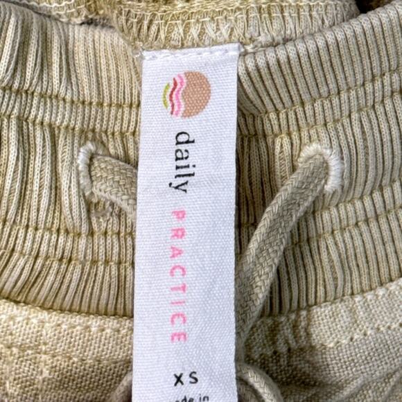 Daily Practice by Anthropologie Evergreen Cargo Cropped Pants Gold Tan Size XS - Picture 7 of 10